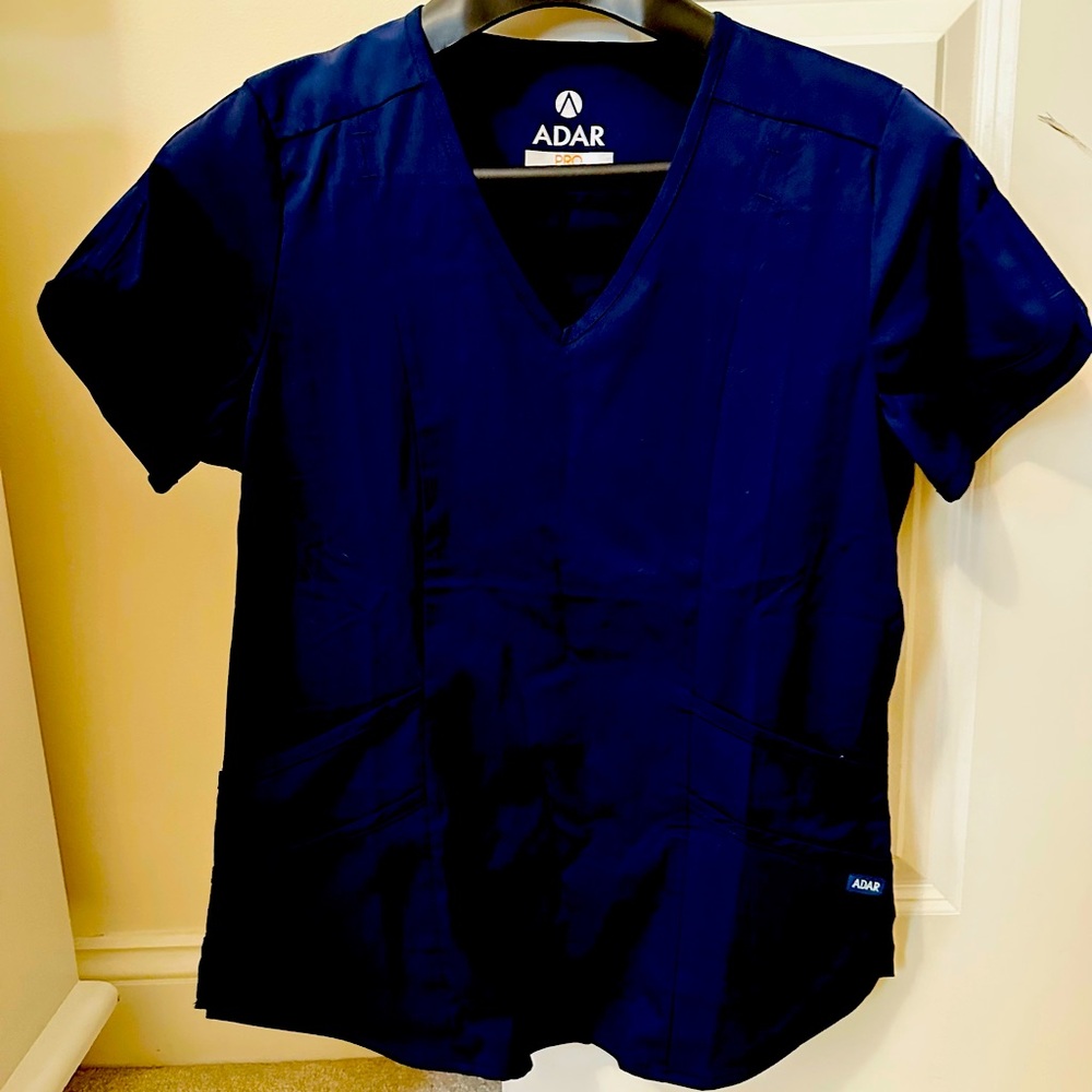 Scrub set